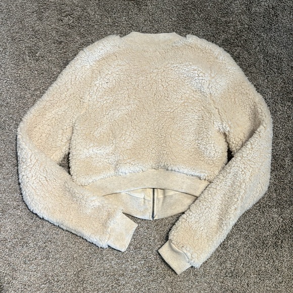 Hollister Sherpa Jacket Size Small - Picture 3 of 3